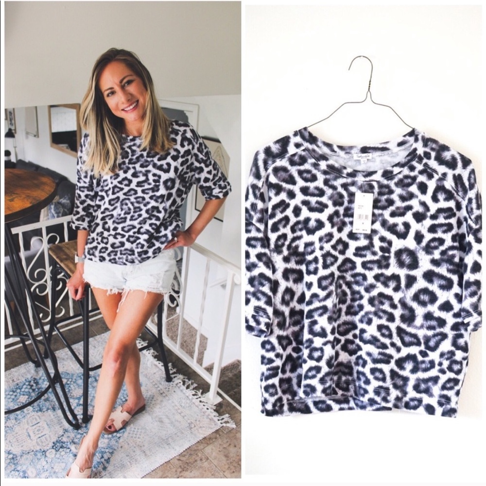 NWOT SPLENDID SIZE MEDIUM ANIMAL PRINT TOP